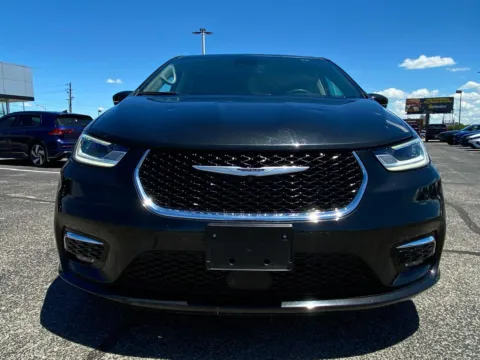 More photos of 2023 Chrysler Pacifica Hybrid Touring L at RS Motors, IN