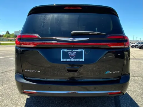More photos of 2023 Chrysler Pacifica Hybrid Touring L at RS Motors, IN