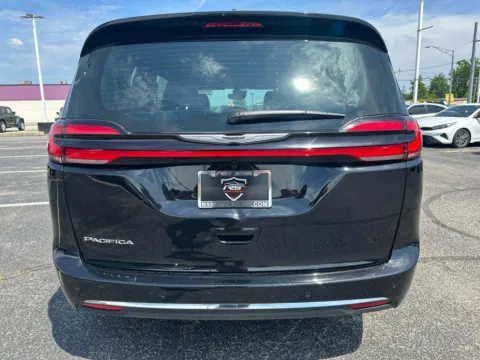 More photos of 2026 Chrysler Pacifica Select at RS Motors, IN