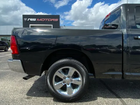 More photos of 2018 RAM 1500 SLT Quad Cab 4WD at RS Motors, IN