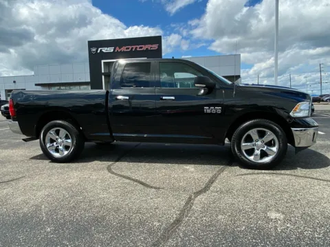 More photos of 2018 RAM 1500 SLT Quad Cab 4WD at RS Motors, IN