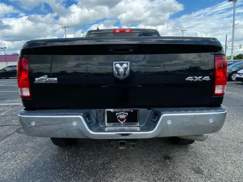 More photos of 2018 RAM 1500 SLT Quad Cab 4WD at RS Motors, IN