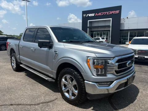 Photos of 2022 Ford F-150 XLT SuperCrew 5.5-ft. Bed 4WD for sale in Indianapolis, IN at RS Motors