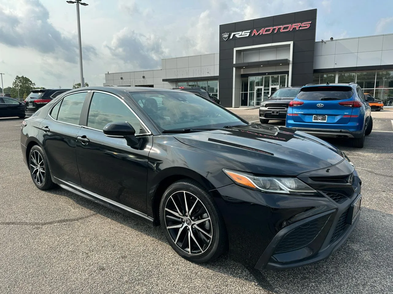 Black 2023 Toyota Camry SE AWD for sale in Indianapolis, IN