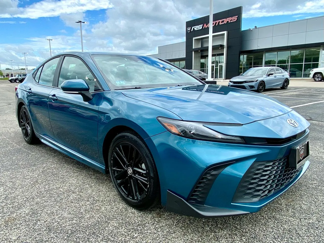 Blue 2025 Toyota Camry Hybrid XLE for sale in Indianapolis, IN