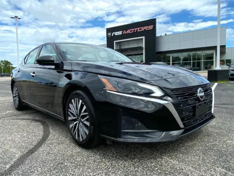 Black 2025 Nissan Altima 2.5 SV for sale in Indianapolis, IN