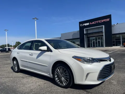 White 2018 Toyota Avalon Limited for sale in Indianapolis, IN