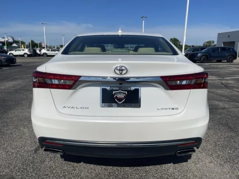 More photos of 2018 Toyota Avalon Limited at RS Motors, IN