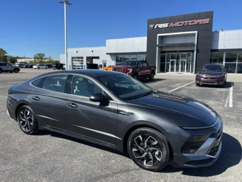 More photos of 2025 Hyundai Sonata SEL at RS Motors, IN