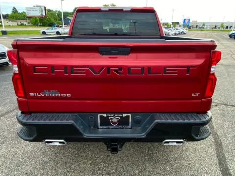More photos of 2021 Chevrolet Silverado 1500 LT Trail Boss Crew Cab 4WD at RS Motors, IN
