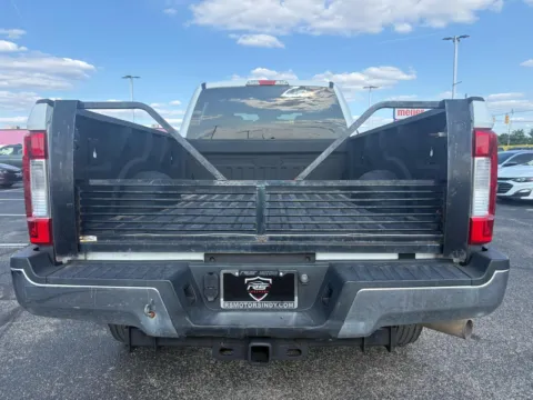 More photos of 2017 Ford F-250 SD XL Crew Cab 4WD at RS Motors, IN