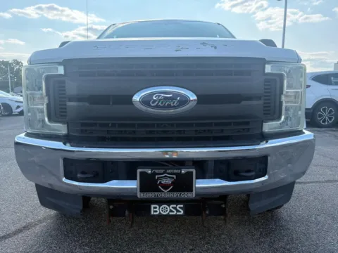 More photos of 2017 Ford F-250 SD XL Crew Cab 4WD at RS Motors, IN
