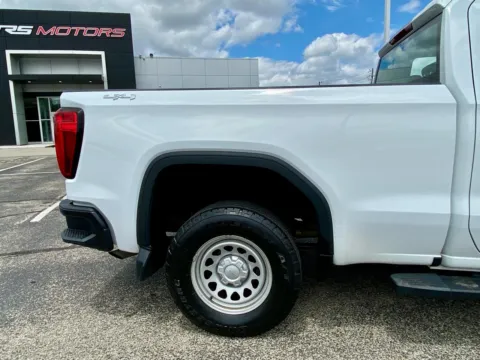More photos of 2020 GMC Sierra 1500 Base Crew Cab Long Box 4WD at RS Motors, IN