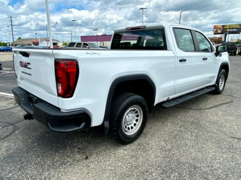 More photos of 2020 GMC Sierra 1500 Base Crew Cab Long Box 4WD at RS Motors, IN