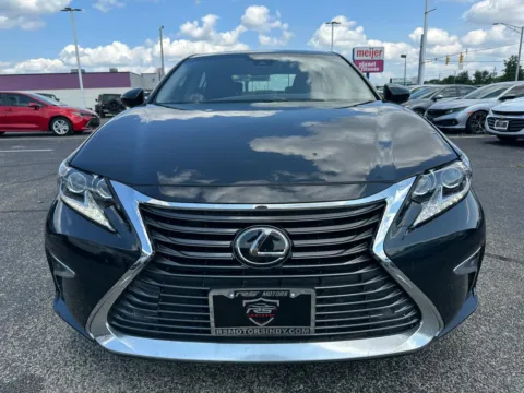 More photos of 2018 Lexus ES 350 Sedan at RS Motors, IN