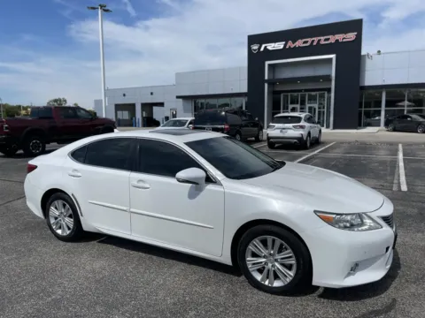 White 2013 Lexus ES 350 Sedan for sale in Indianapolis, IN