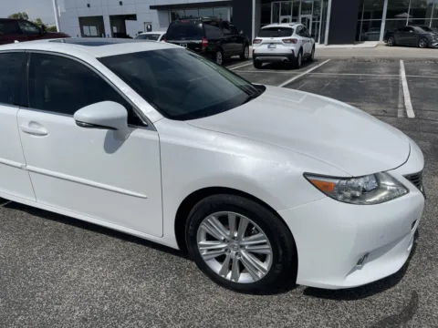 More photos of 2013 Lexus ES 350 Sedan at RS Motors, IN