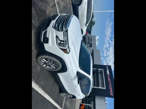 White 2024 GMC Terrain SLT AWD for sale in Indianapolis, IN