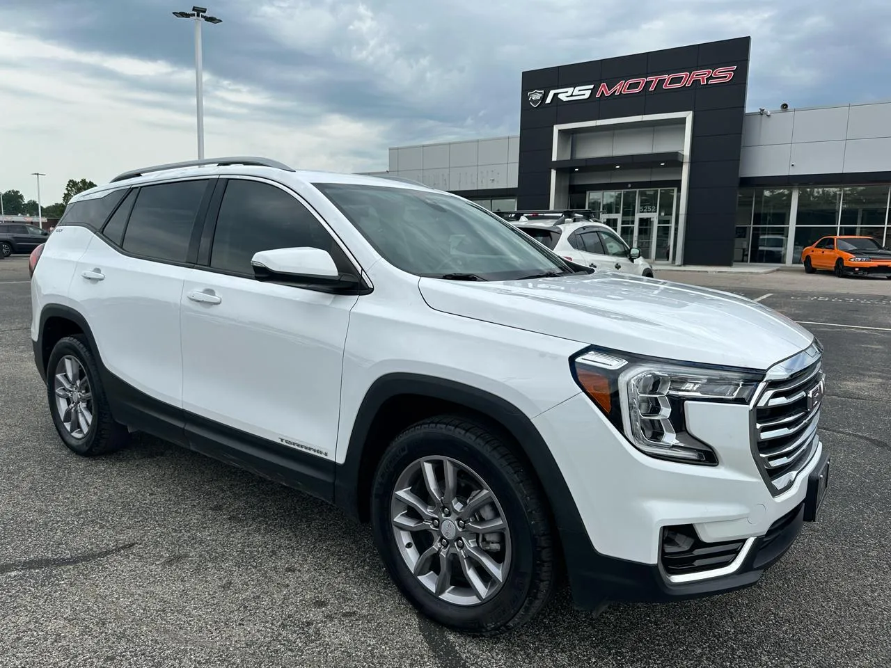 White 2024 GMC Terrain SLT AWD for sale in Indianapolis, IN