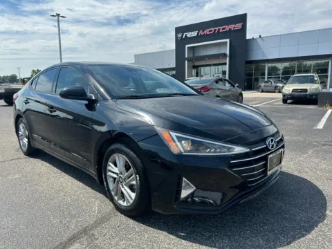Black 2020 Hyundai Elantra Limited for sale in Indianapolis, IN