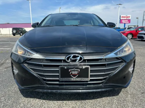 More photos of 2020 Hyundai Elantra Limited at RS Motors, IN