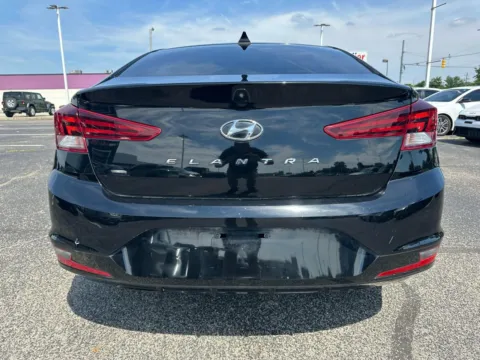 More photos of 2020 Hyundai Elantra Limited at RS Motors, IN
