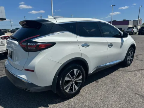 More photos of 2019 Nissan Murano S at RS Motors, IN