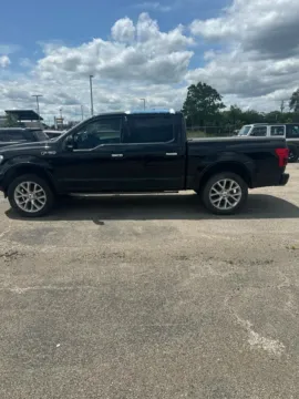 Photos of 2020 Ford F-150 Lariat SuperCrew 6.5-ft. Bed 4WD for sale in Indianapolis, IN at RS Motors