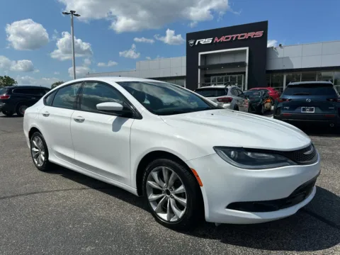 Photos of 2016 Chrysler 200 S for sale in Indianapolis, IN at RS Motors