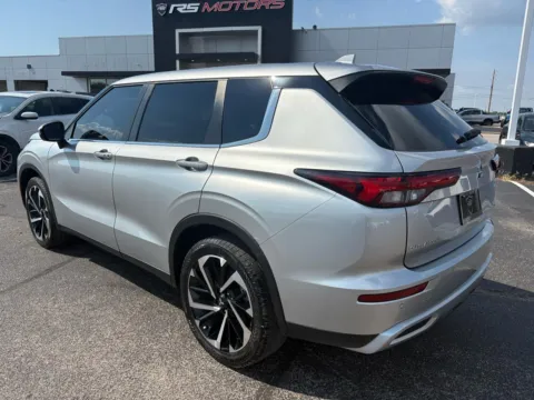 Another view of 2024 Mitsubishi Outlander SE 2WD for sale in Indianapolis, IN at RS Motors