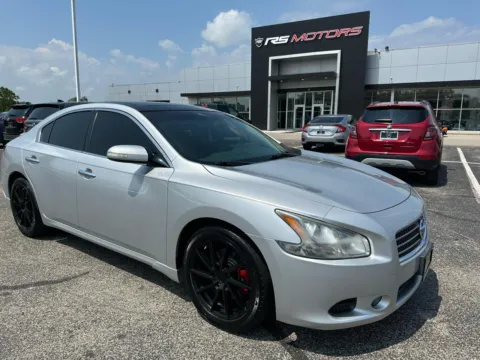 Silver 2011 Nissan Maxima SV for sale in Indianapolis, IN
