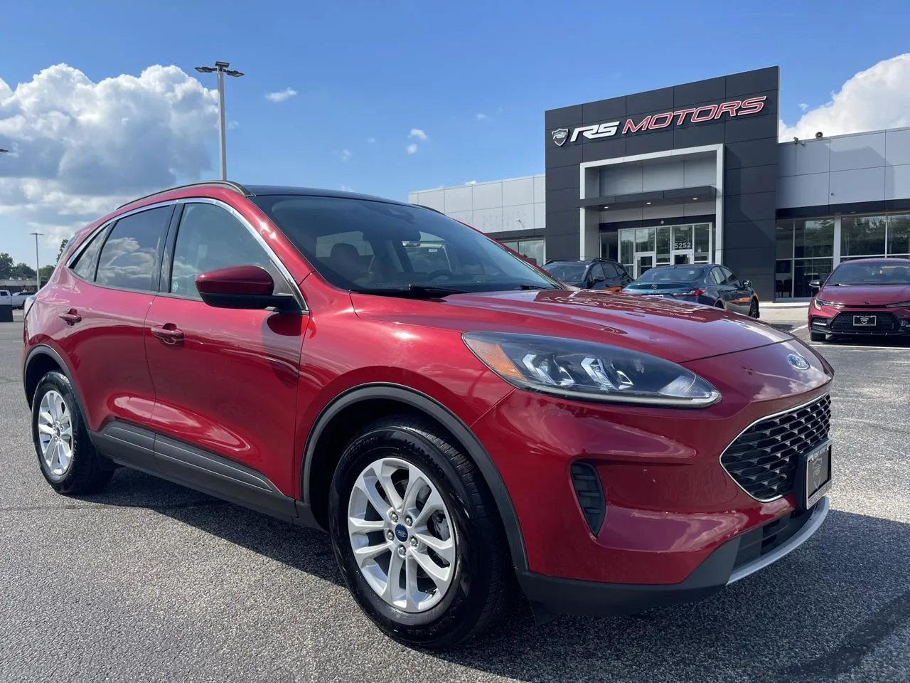 Red 2021 Ford Escape SE for sale in Indianapolis, IN