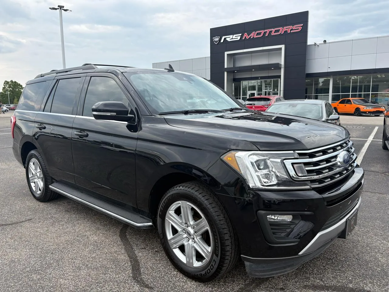 Black 2020 Ford Expedition XLT for sale in Indianapolis, IN