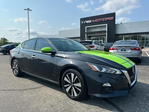 Photos of 2019 Nissan Altima 2.5 SV for sale in Indianapolis, IN at RS Motors