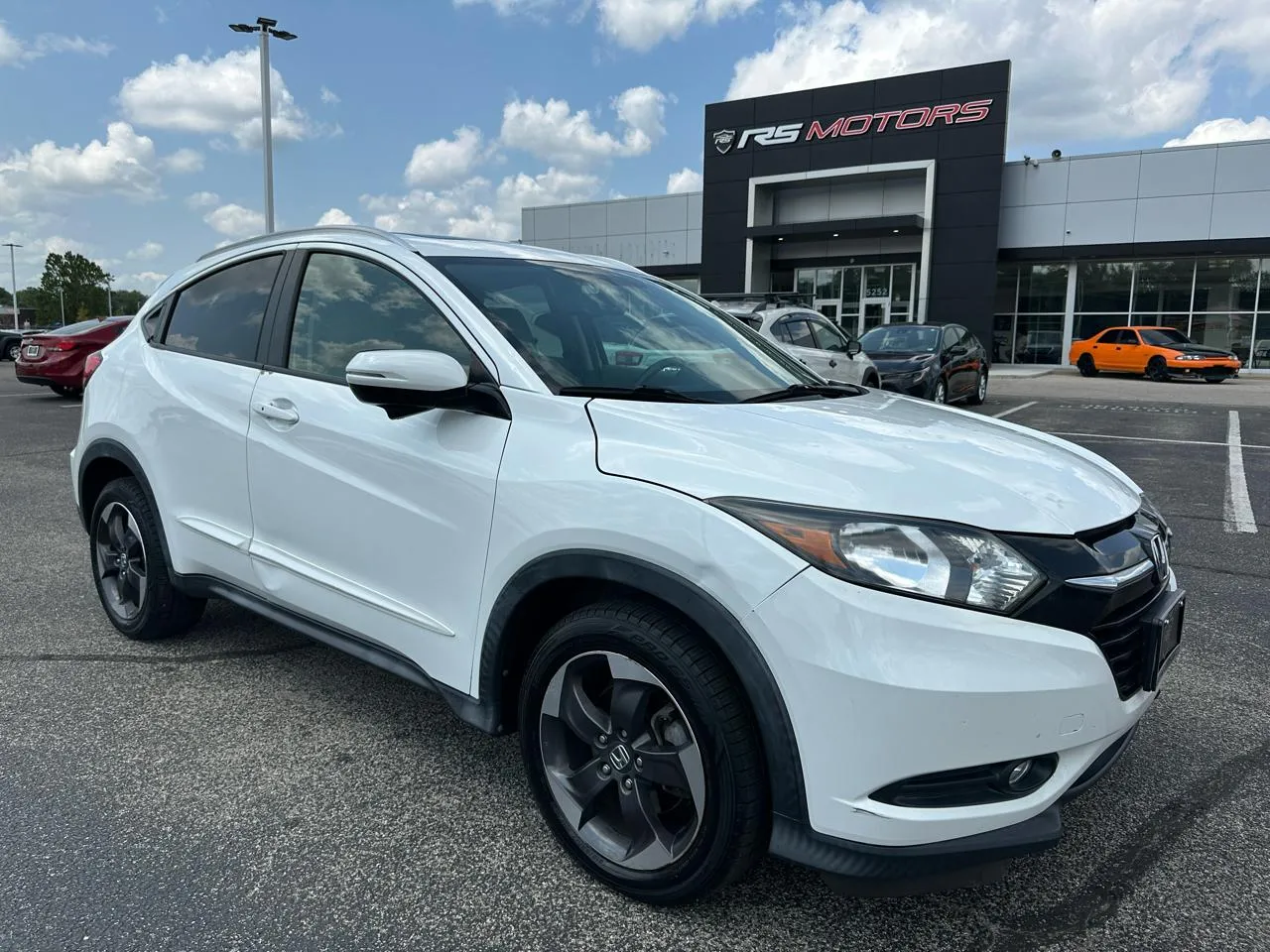 White 2018 Honda HR-V EX-L w/Navigation 4WD CVT for sale in Indianapolis, IN