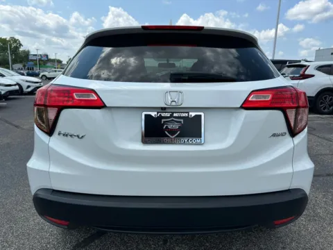 More photos of 2018 Honda HR-V EX-L w/Navigation 4WD CVT at RS Motors, IN