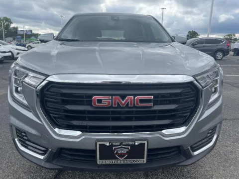 More photos of 2024 GMC Terrain SLE at RS Motors, IN