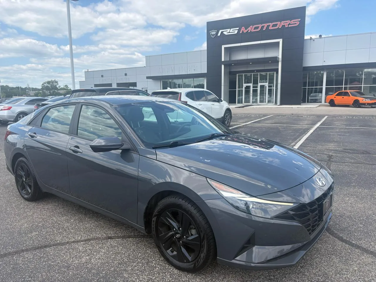 Gray 2023 Hyundai Elantra Hybrid Blue for sale in Indianapolis, IN