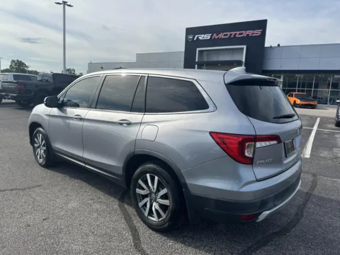 Another view of 2021 Honda Pilot EXL 2WD for sale in Indianapolis, IN at RS Motors
