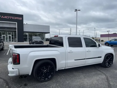 More photos of 2018 GMC Sierra 1500 SLT Crew Cab Short Box 2WD at RS Motors, IN