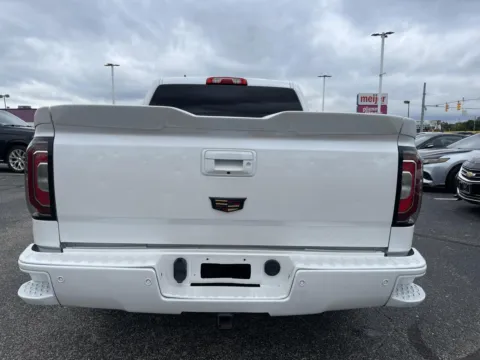More photos of 2018 GMC Sierra 1500 SLT Crew Cab Short Box 2WD at RS Motors, IN