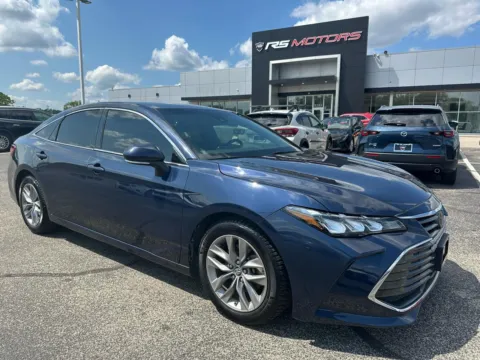 Photos of 2019 Toyota Avalon XLE for sale in Indianapolis, IN at RS Motors