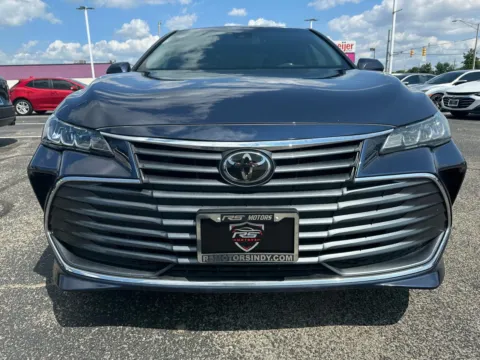 More photos of 2019 Toyota Avalon XLE at RS Motors, IN