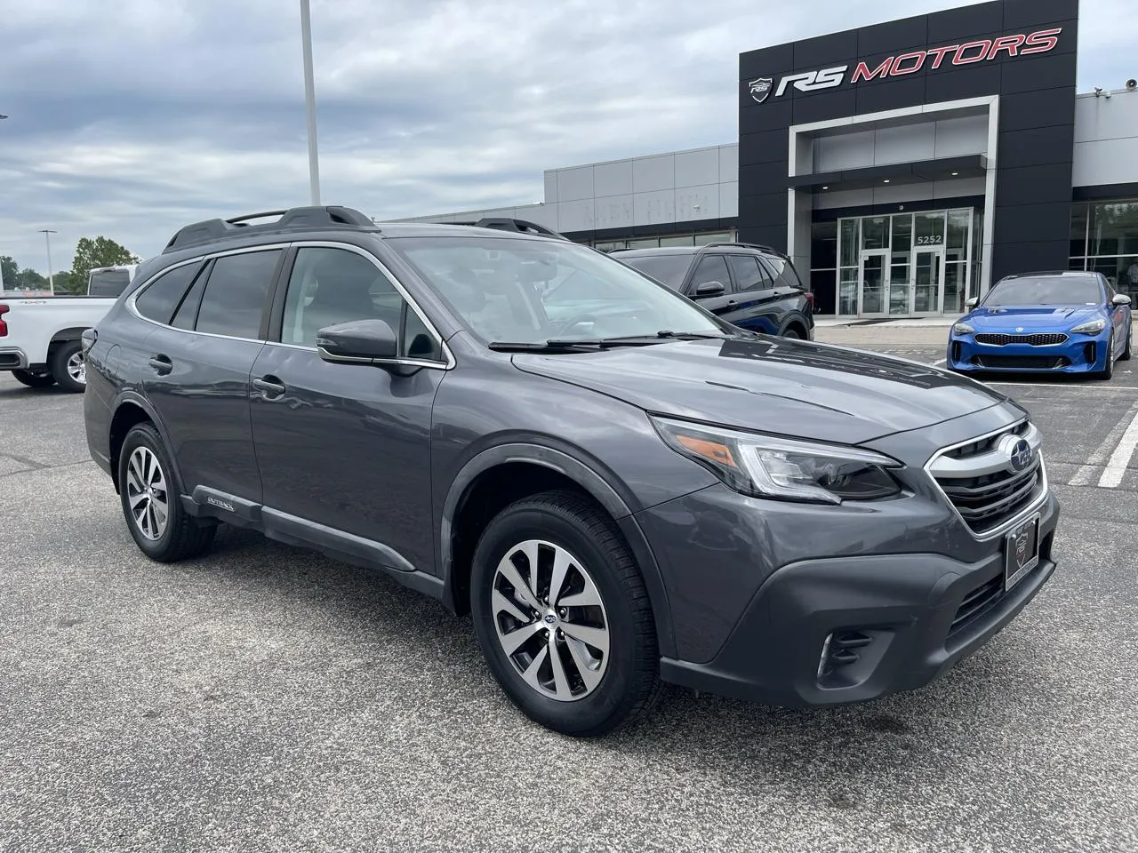 Gray 2020 Subaru Outback Premium for sale in Indianapolis, IN
