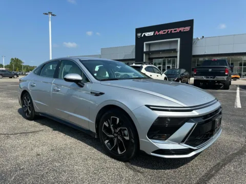 Photos of 2025 Hyundai Sonata SEL for sale in Indianapolis, IN at RS Motors