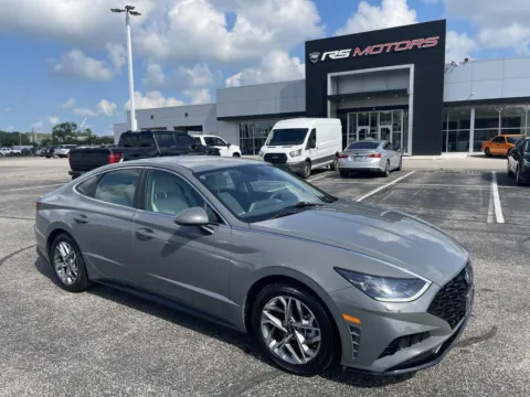 Gray 2023 Hyundai Sonata SEL for sale in Indianapolis, IN