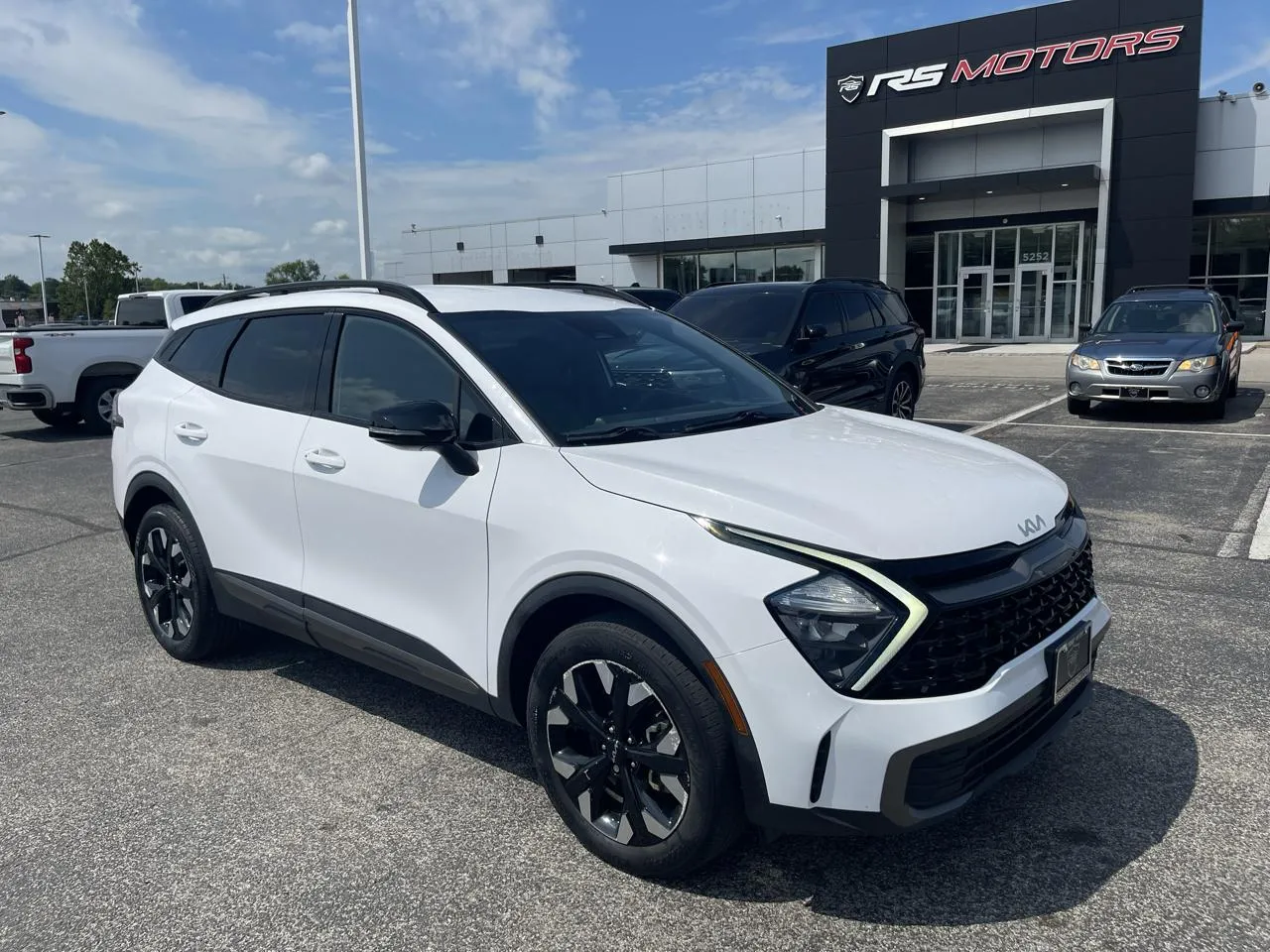 White 2023 Kia Sportage X Line AWD for sale in Indianapolis, IN