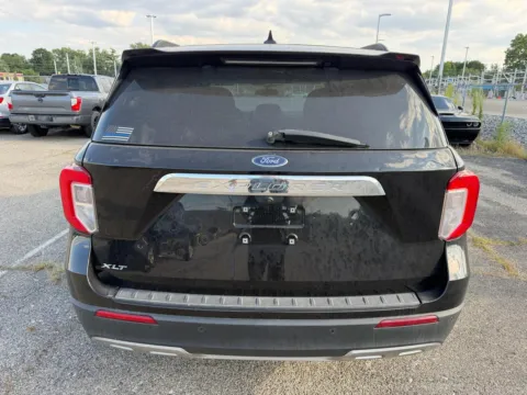 More photos of 2023 Ford Explorer XLT at RS Motors, IN