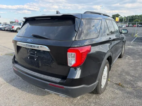 More photos of 2023 Ford Explorer XLT at RS Motors, IN