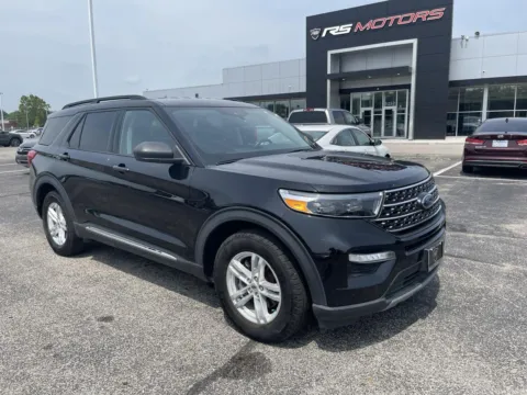 Black 2023 Ford Explorer XLT for sale in Indianapolis, IN